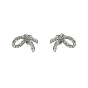 結び ピアス