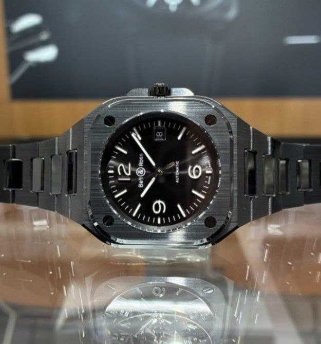Bell & Ross BR-05 セラミックの輝き