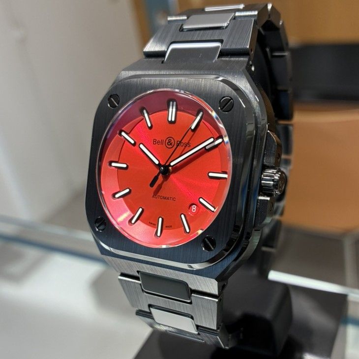 Bell & Ross BR-05 セラミックの輝き